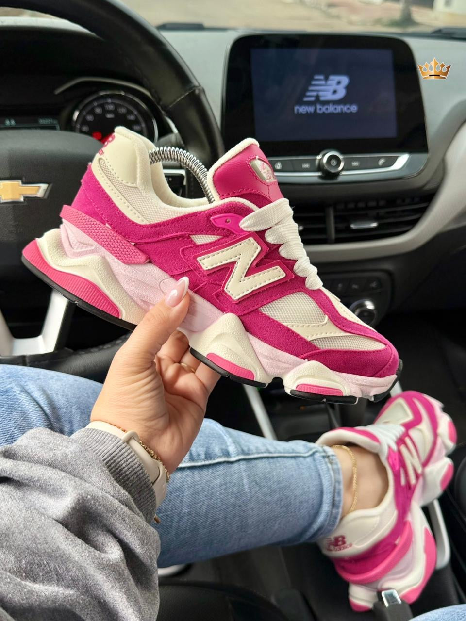 New Balance 9060 Blanco Fucsia