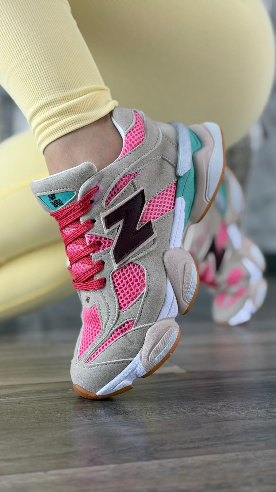 Tenis 9060 Beige con Rosado