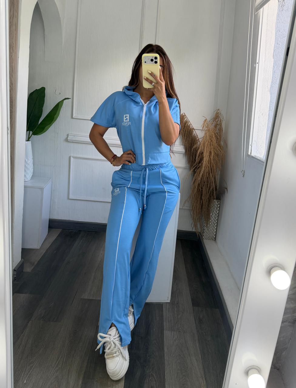 Conjunto Deportivo Dama Fendi Dos Piezas – Pantalón Bota Ancha – Talla Única