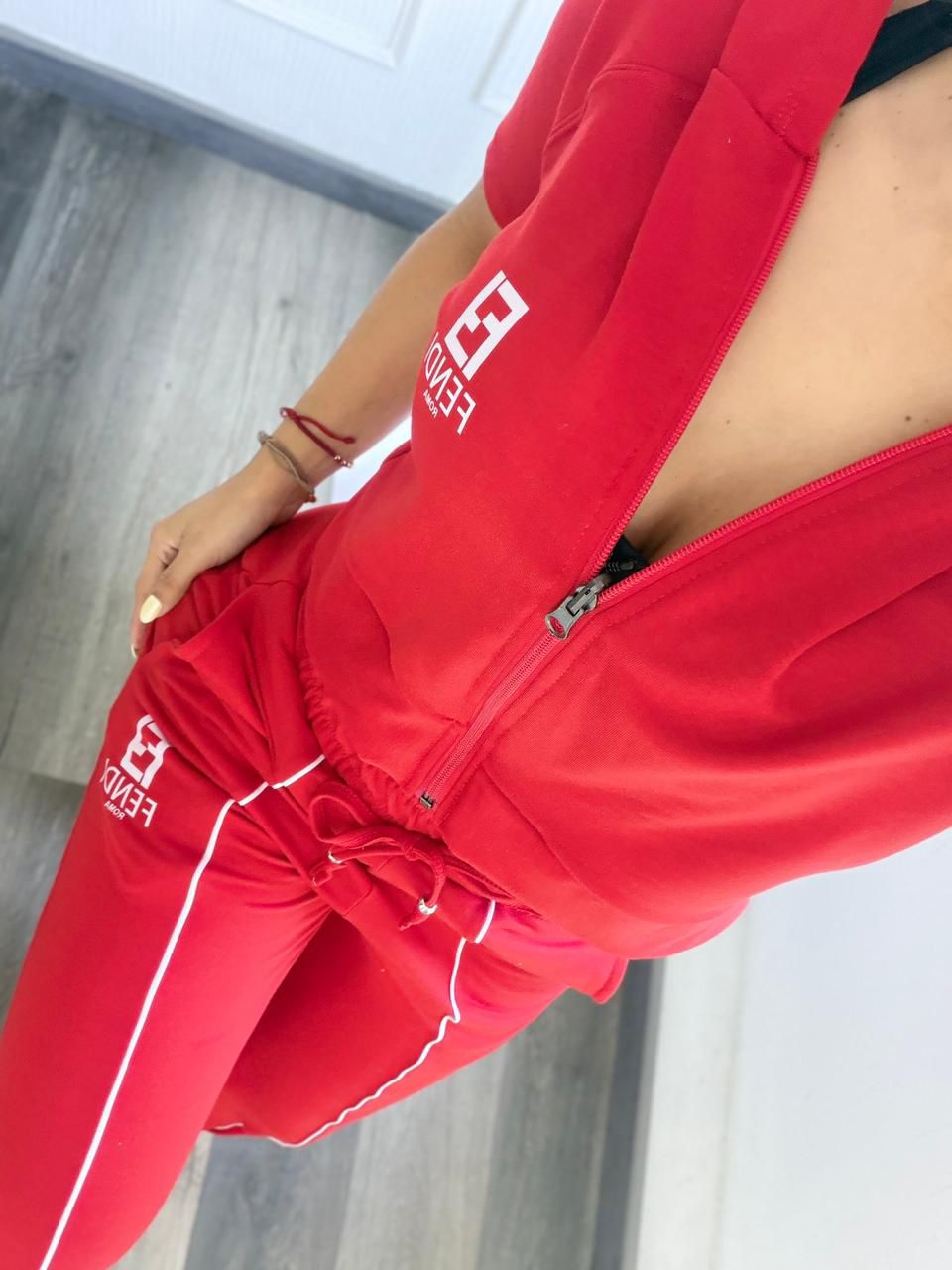 Conjunto Deportivo Dama Fendi Dos Piezas – Pantalón Bota Ancha – Talla Única